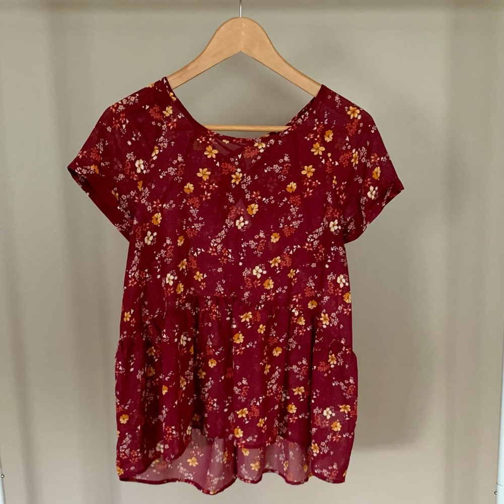 Short Shelve Sheer Flowy Top